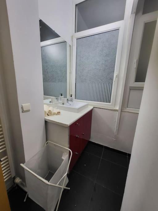 Appartement Style Haussmannien 1 Bedroom Bruselas Exterior foto